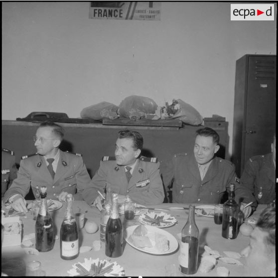 Alger. Service Auto au groupement de la gendarmerie. Fête de la Saint-Eloi. Repas.