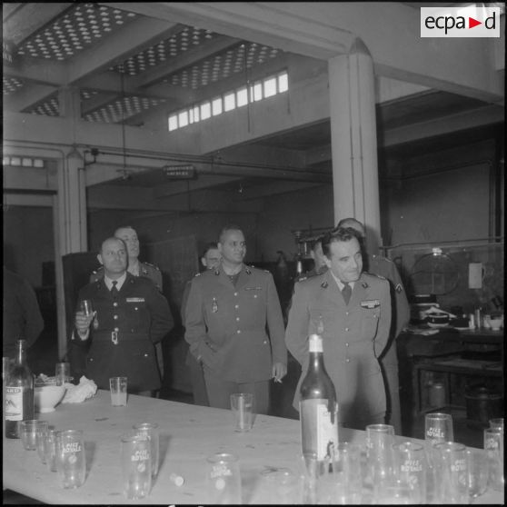 Alger. Service Auto au groupement de la gendarmerie. Fête de la Saint-Eloi. Lieutenant-colonel Arcouet.