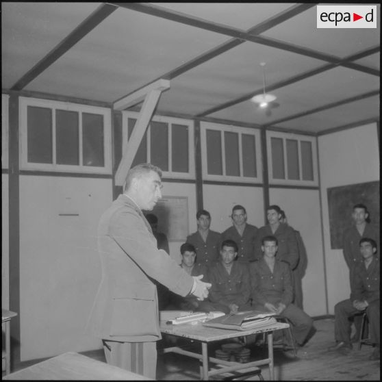 Chorale d'un centre de formation de la jeunesse algérienne (CFJA).