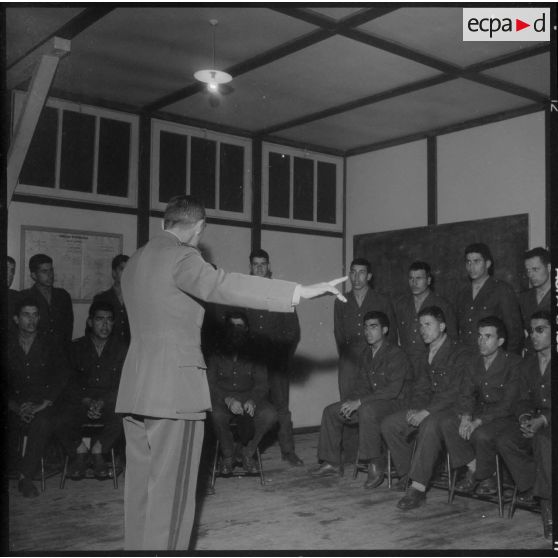 Chorale d'un centre de formation de la jeunesse algérienne (CFJA).