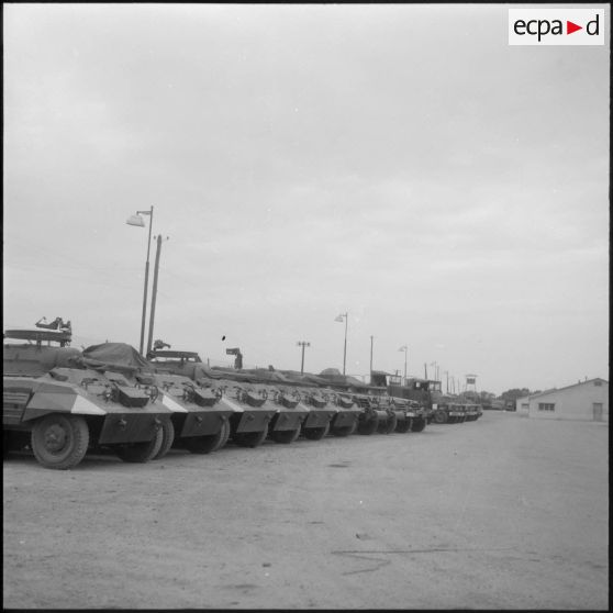 Rouïba. Etablissement régional du matériel (ERM). Véhicules en instance d'être livrés aux unités.