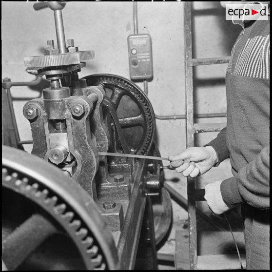 Constantine. Artisan bijoutier préparent des bijoux en or.