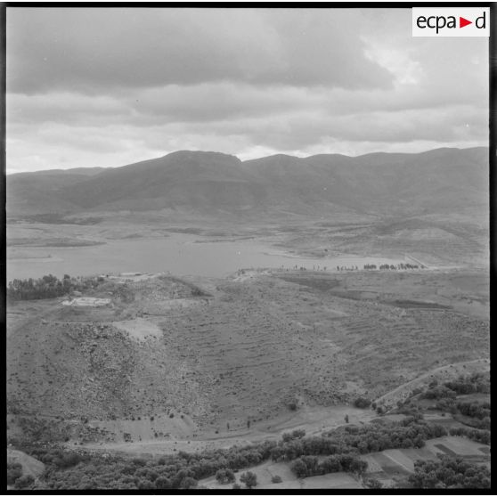 Beni Bahdel. Panoramique sur le barrage.