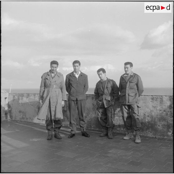 Portraits d'algériens ralliés à la France.