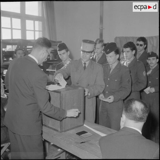 Alger. Référendum sur l'autodétermination. Un bureau de vote du boulevard du Télemly.