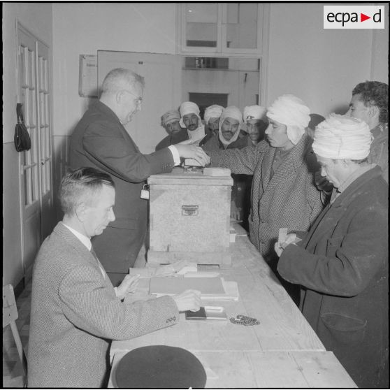 Constantine. Référendum sur l'autodétermination. Bureau de vote.