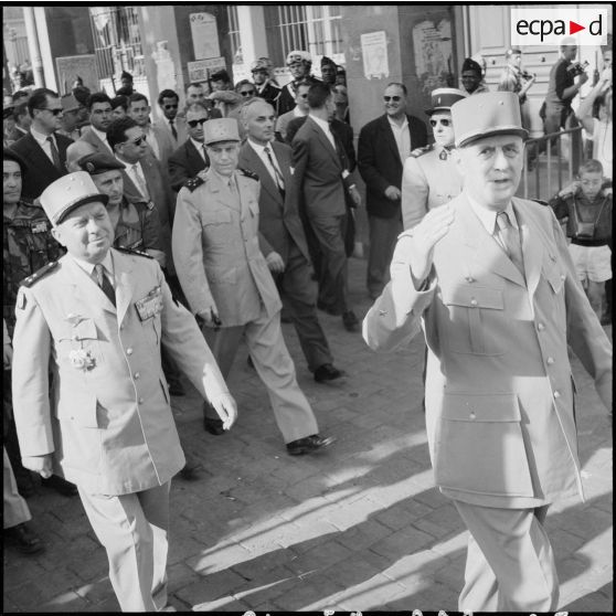 Le général de Gaulle à Bône. [Description en cours]