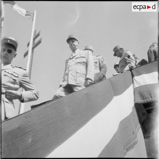 Le général de Gaulle à Oran. [Description en cours]