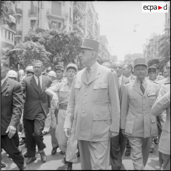 Le général de Gaulle à Oran. [Description en cours]