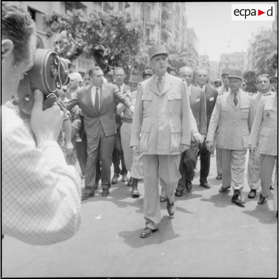 Le général de Gaulle à Oran. [Description en cours]