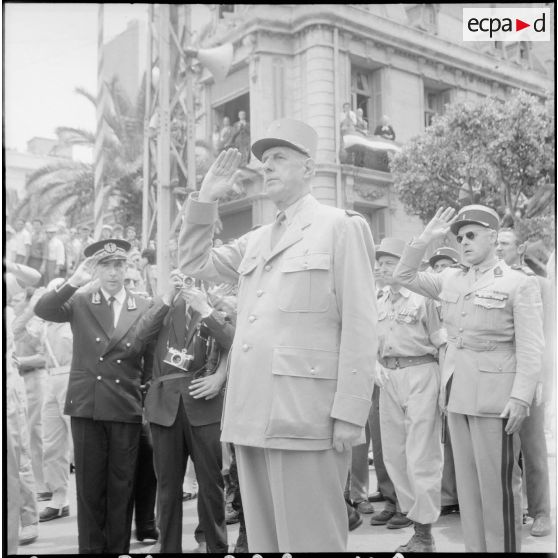 Le général de Gaulle à Oran. [Description en cours]