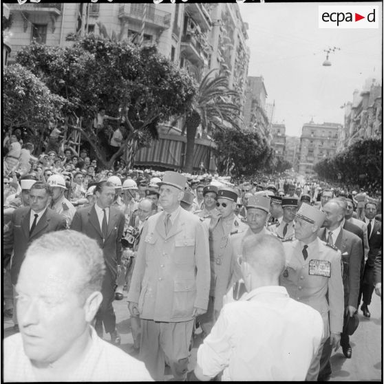 Le général de Gaulle à Oran. [Description en cours]