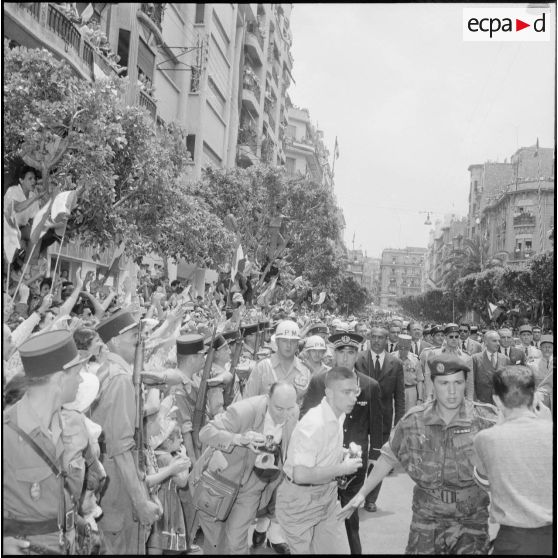 Le général de Gaulle à Oran. [Description en cours]