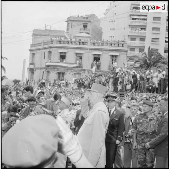 Le général de Gaulle à Oran. [Description en cours]