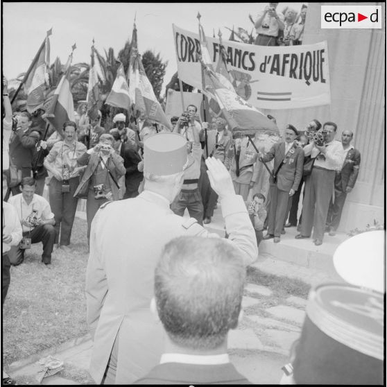 Le général de Gaulle à Oran. [Description en cours]