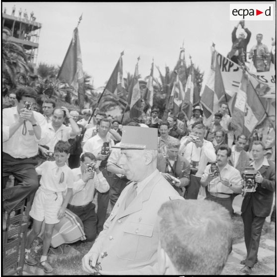 Le général de Gaulle à Oran. [Description en cours]
