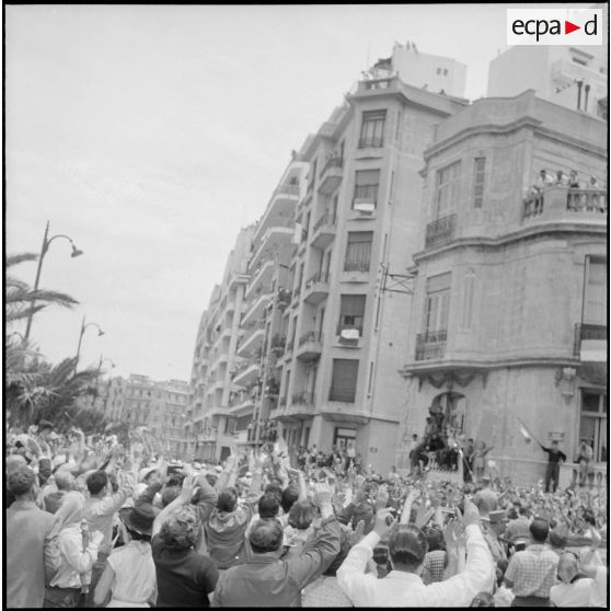 Le général de Gaulle à Oran. [Description en cours]