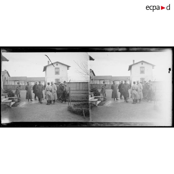 Camp retranché de Salonique-Topcin. Visite de l'Etat Major grec. Le général Sarrail. [légende d'origine]