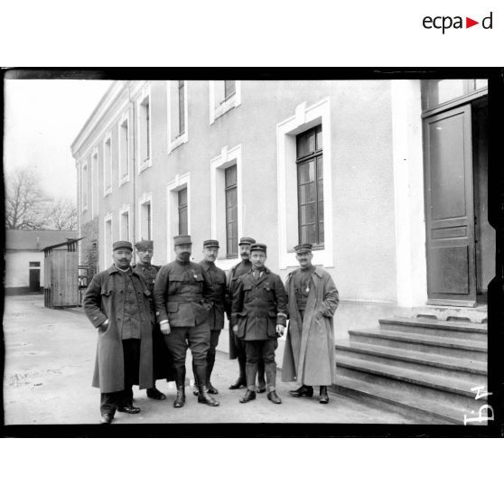 La caserne du 1er régiment de Zouaves. [légende d'origine]