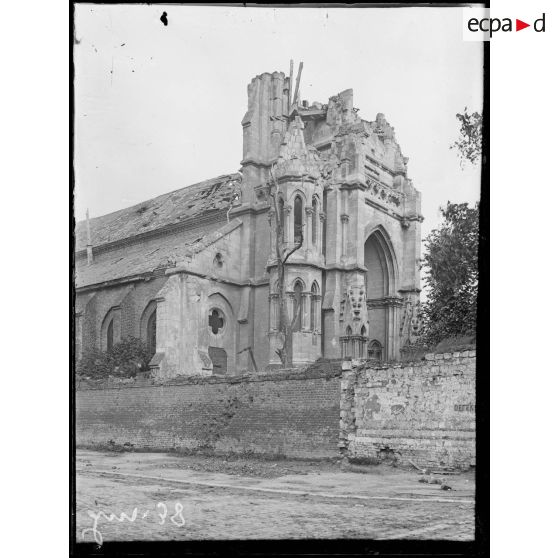 Ronville, Pas-de-Calais, faubourg d'Arras, église. [légende d'origine]
