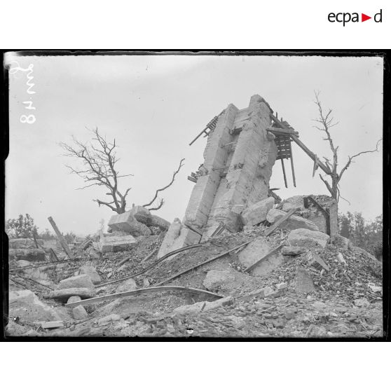 Beaurains, Pas-de-Calais, moulin en ciment armé servant d'observatoire. [légende d'origine]