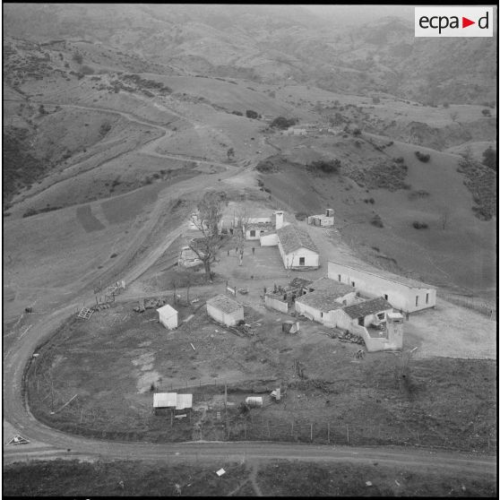 Secteur d'Agmoune. 5e compagnie du 57e régiment d'infanterie (RI). Vue aérienne d'un village.