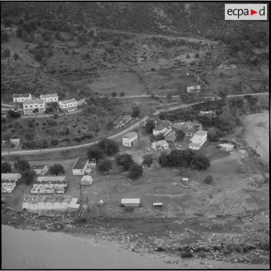 Secteur d'Agmoune. 5e compagnie du 57e régiment d'infanterie (RI). Vue aérienne d'un village.