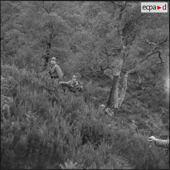 Gorges de Kerrata. Harka 318. Différentes phases d'une patrouille.