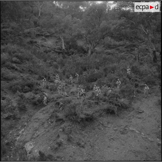 Gorges de Kerrata. Harka 318. Différentes phases d'une patrouille.