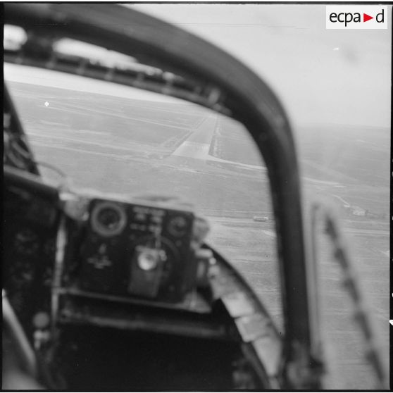 Le groupe Guyenne. Le Douglas B 26 Invader se prépare à atterrir.