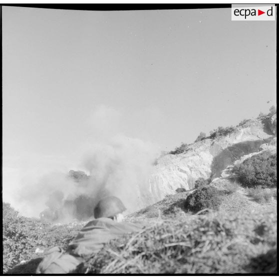 Cherchell. Formation des élèves officiers de réserve (EOR). Exercice de Génie.