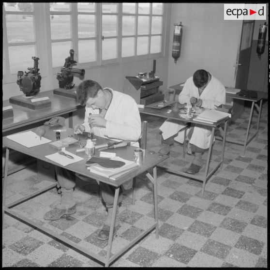 Camp de l'Alma. Centre d'instruction du service du matériel n°3 (CISM 3). Salle d'instruction optique.