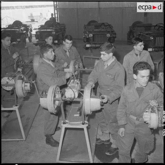 Camp de l'Alma. Centre d'instruction du service du matériel n°3 (CISM 3). Salle de freinages.
