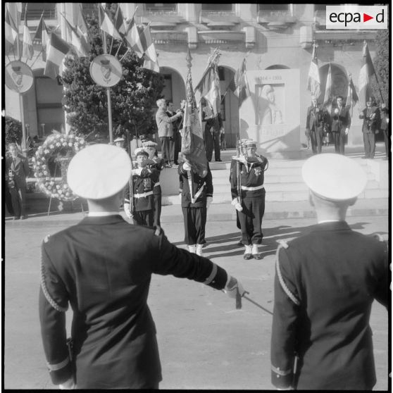 Alger. Cérémonie à la stèle aux marins.