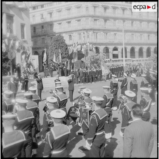 Alger. Cérémonie à la stèle aux marins.