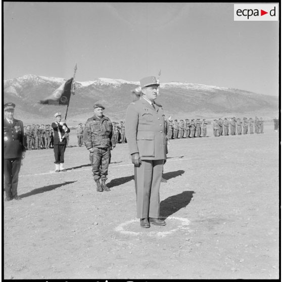 Bou-Hammama. Tournée d'adieu du général Crépin. Cérémonie.