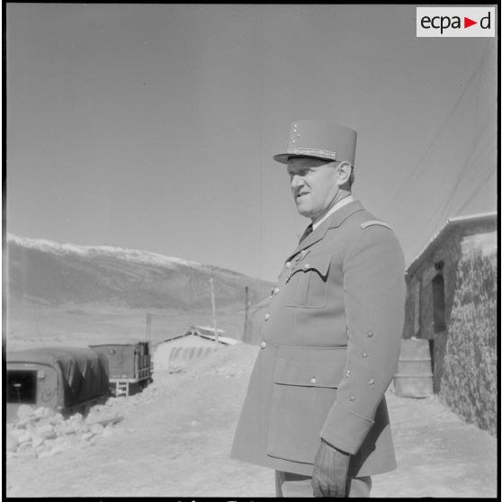 Bou-Hammama. Tournée d'adieu du général Crépin. Portrait.