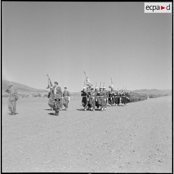 Bou-Hammama. Tournée d'adieu du général Crépin. Cérémonie.