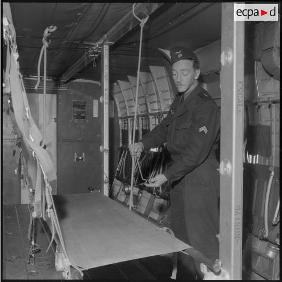 Service de santé de l'armée de l'Air. Matériel médical.