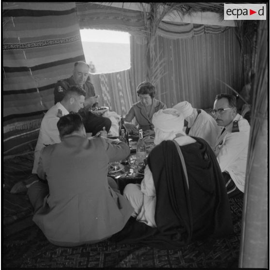 Ouled Sayah. Repas des autorités.