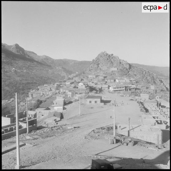 Dans le village d'Agouni Gueghrane, l'électricité rentre dans les maisons.