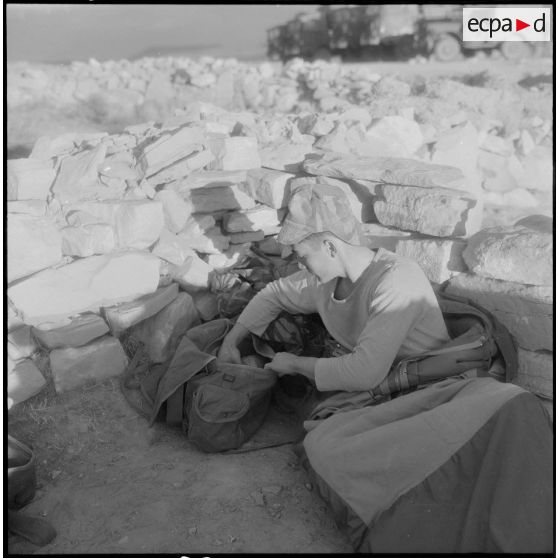Région de Geryville. Groupement des commandos de marine en opération. Le soir au Bivouac.