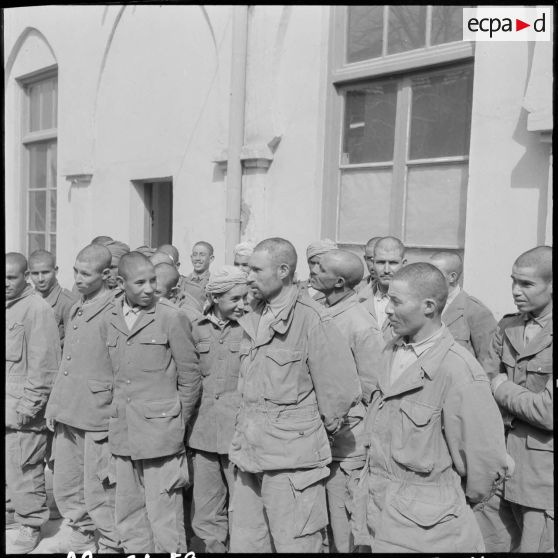 Aïn Sefra. Prisonniers rebelles.