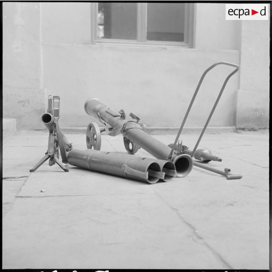 Aïn Sefra. Arme saisie aux rebelles : un mortier.
