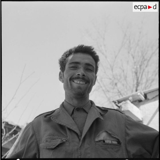 Negrine. Portrait d'un aspirant prisonnier rebelle blessé.