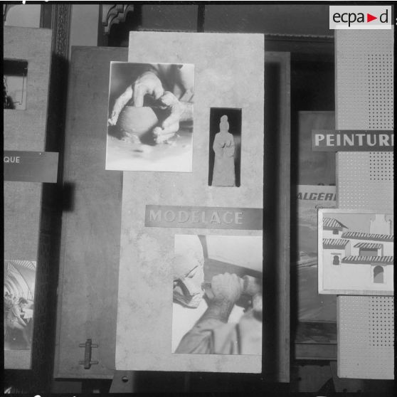 Alger. Hall du journal Le Bled. Exposition "Activités et loisirs". Modelage.