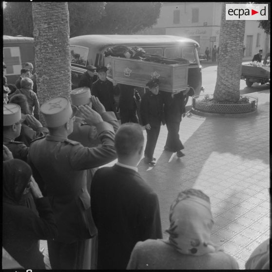 Oran. Obsèques des victimes des manifestations du 28 février 1961.