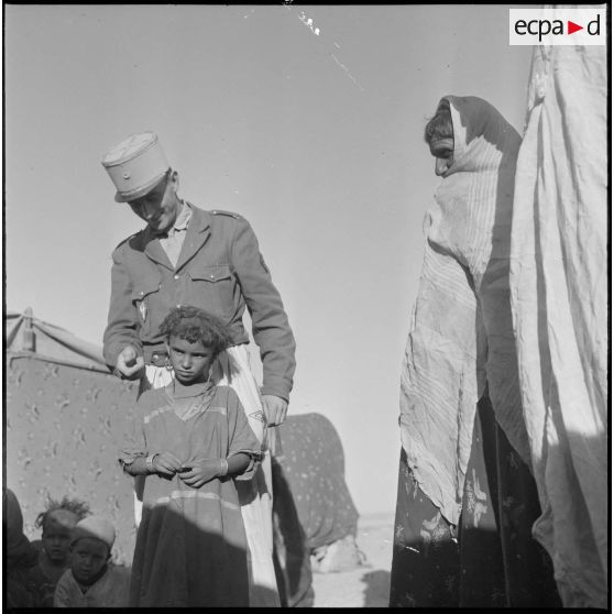 In Amenas. Un chef de centre administratif saharien (CAS) visite ses citoyens.