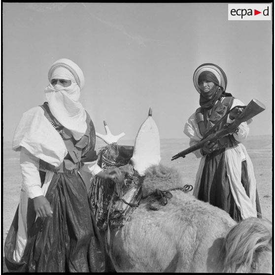 Mariksen. Bordj de Messouda. Présentation du 2e peloton méhariste.
