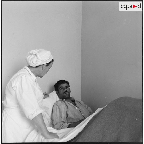 Un aspirant rebelle malade capturé sur le barrage marocain.